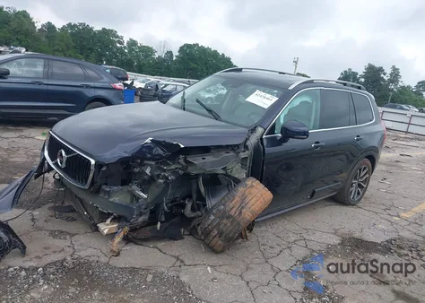 2016 Volvo Xc90 T6 Momentum z USA, uszkodzony, nr VIN YV4A22PK8G1046162